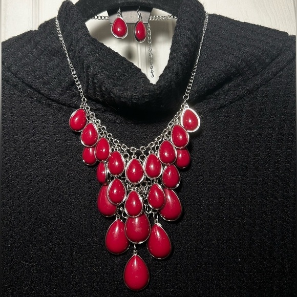 paparazzi Jewelry - NWT Paparazzi Necklace and Earrings Set - silver and red